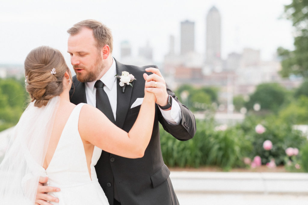 why you shouldn't hire "a friend with a camera" for your wedding day photography
