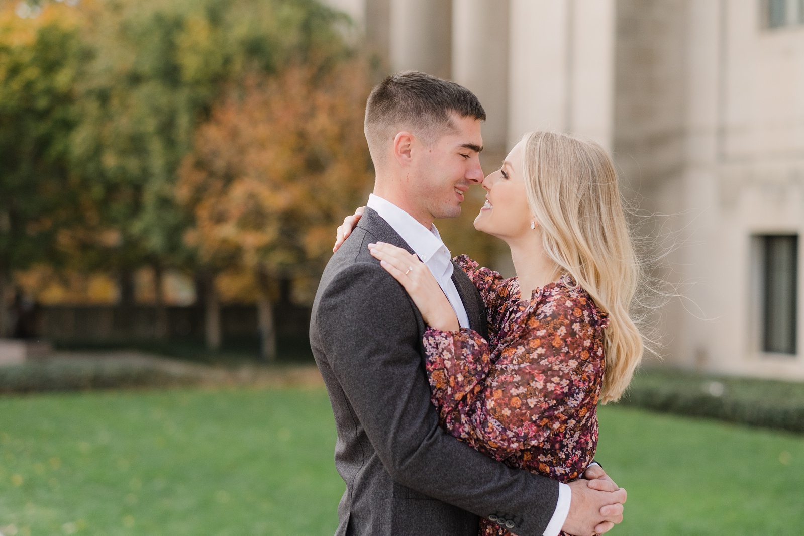 colorful fall Nelson-Atkins engagement session inspiration