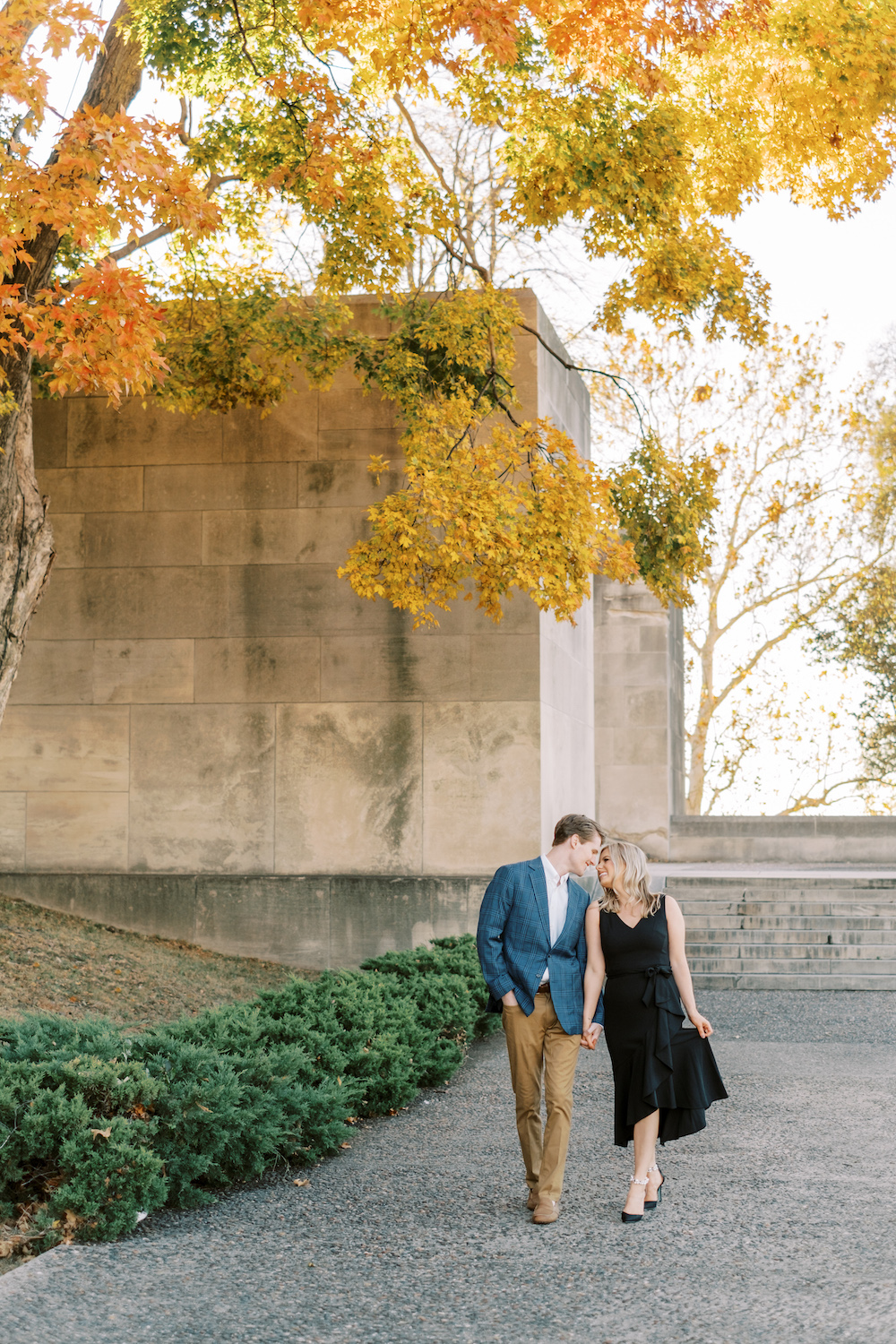 fall downtown engagement session outfit inspiration