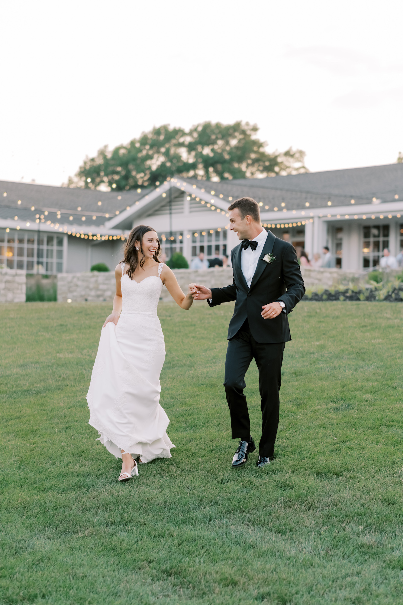 traditional black and white Mission Hills Country Club wedding inspiration